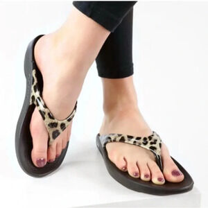 Oofos OOlala Thong Limited Edition Leopard Women’s 9